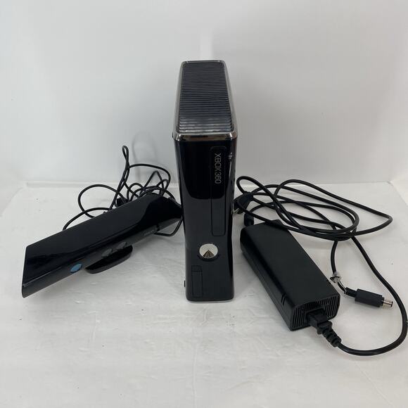 Xbox 360 Console With Kinect Sensor and Power Supply Tested Works 226G - Picture 1 of 13